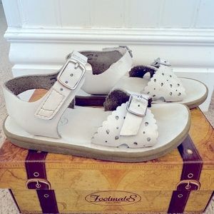 Footnotes Ariel Waterproof Leather White Sandals Size 9